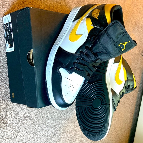 Air Jordan Mid “Pollen” brand, new in original box